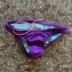 Jolyn Bikini Women’s Bottom Full Coverage, drawing waist, size small, purple.